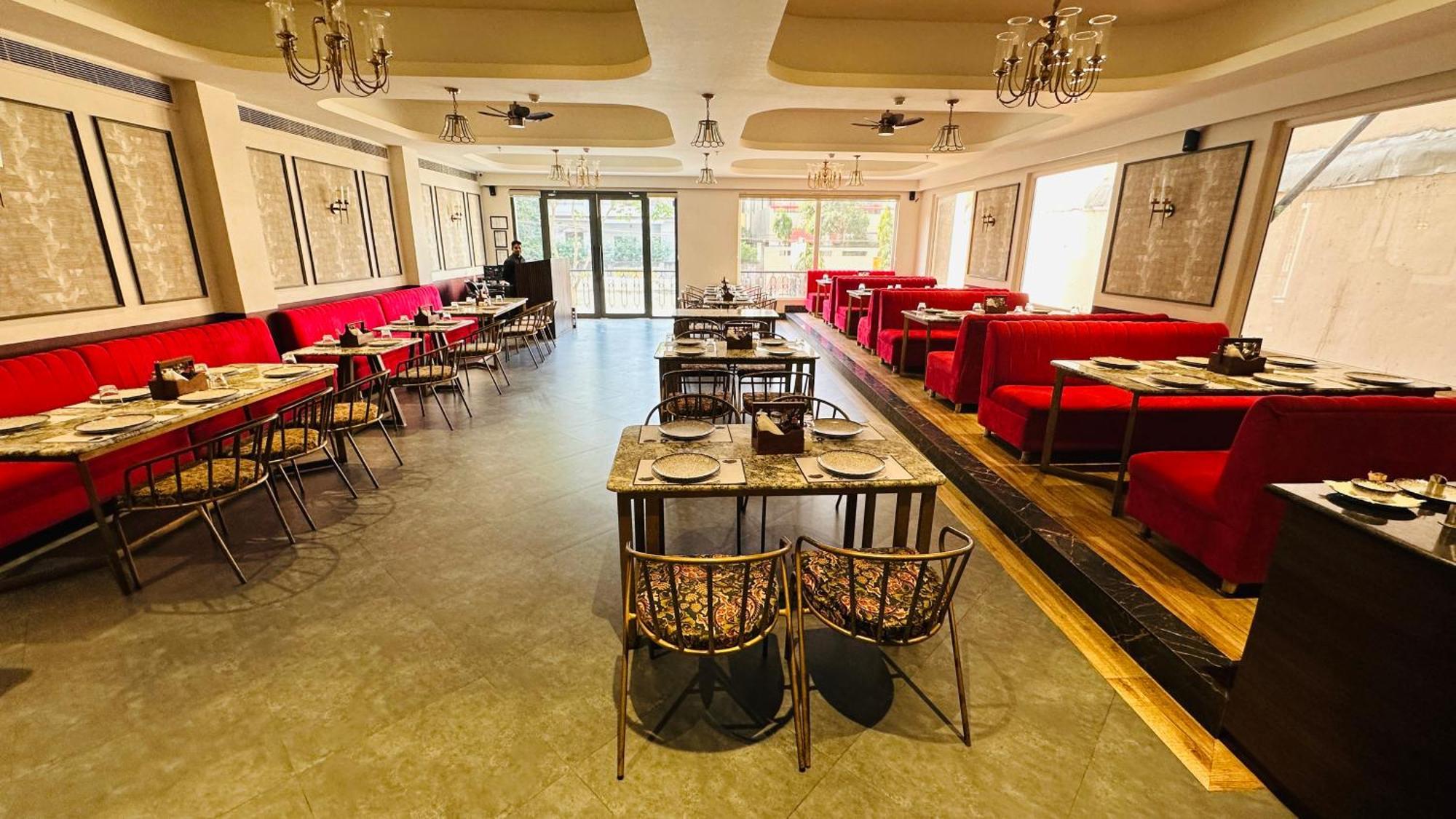 Wells Inn Hotel - Varanasi — Photos 3